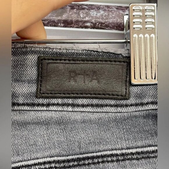 RTA Crop distress jeans size 24 - Picture 6 of 10